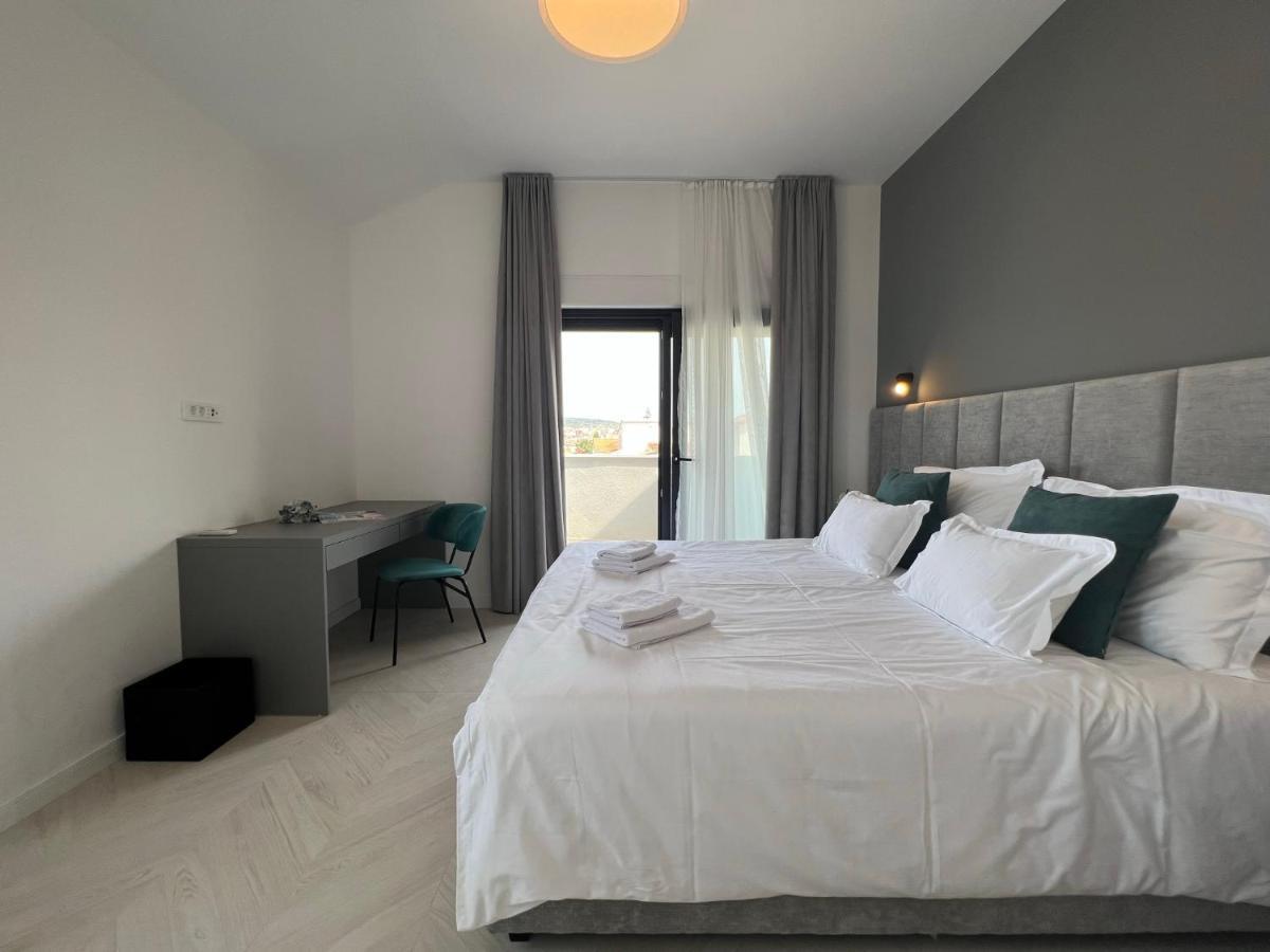 Beachfront House Olbia With Private Parking Trogir Exterior foto