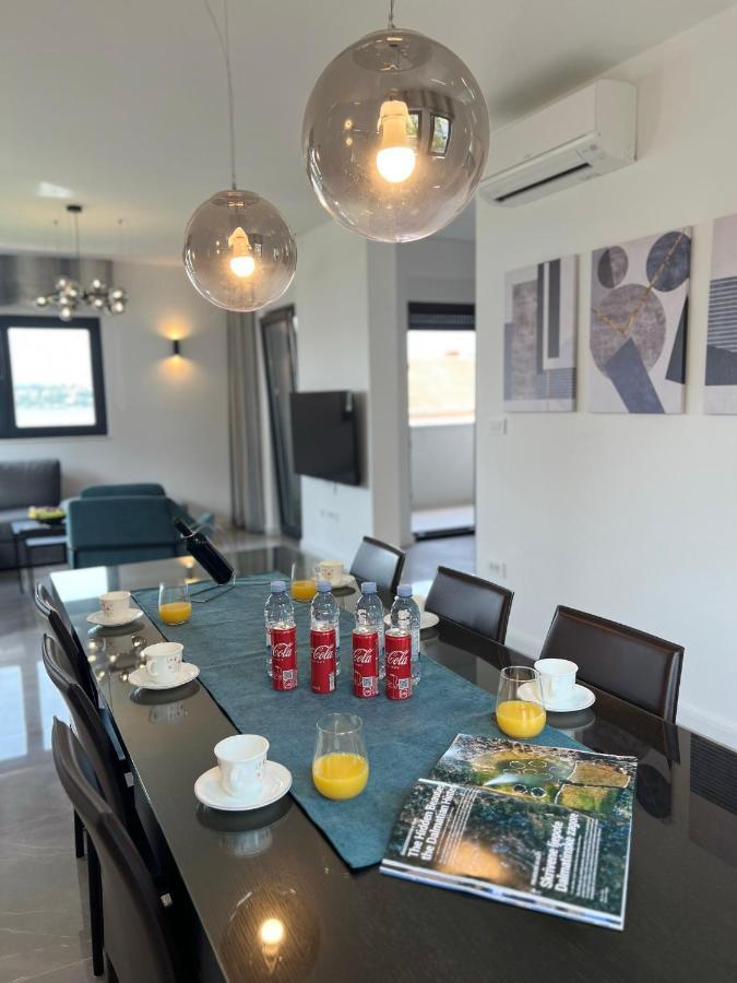 Beachfront House Olbia With Private Parking Trogir Exterior foto